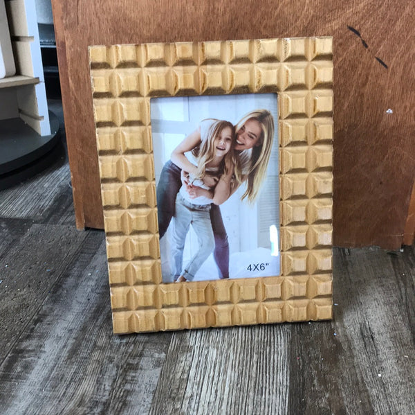 Wood 4 x 6 picture frame