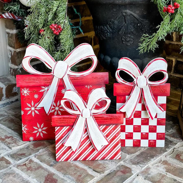 RT Classic Red and White Gifts Striped