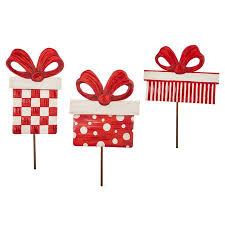 RT Classic Red and White Gifts Striped